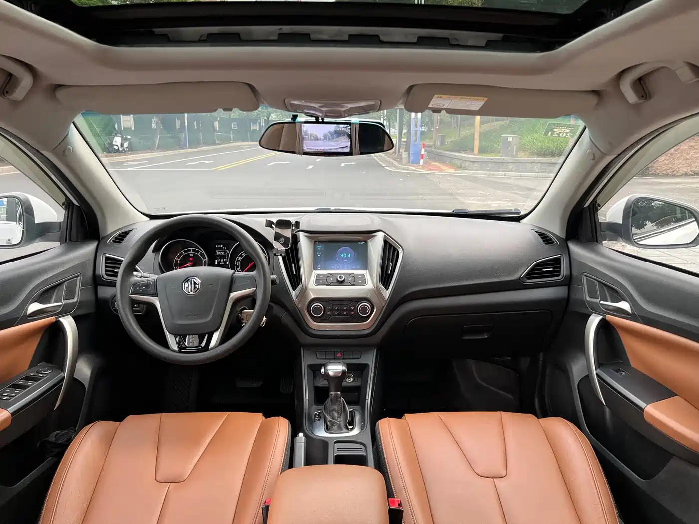 MG GT 2017 2016 Model 1.5L Automatic Premium Luxury Edition