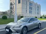 Фото 1 - Lexus ES