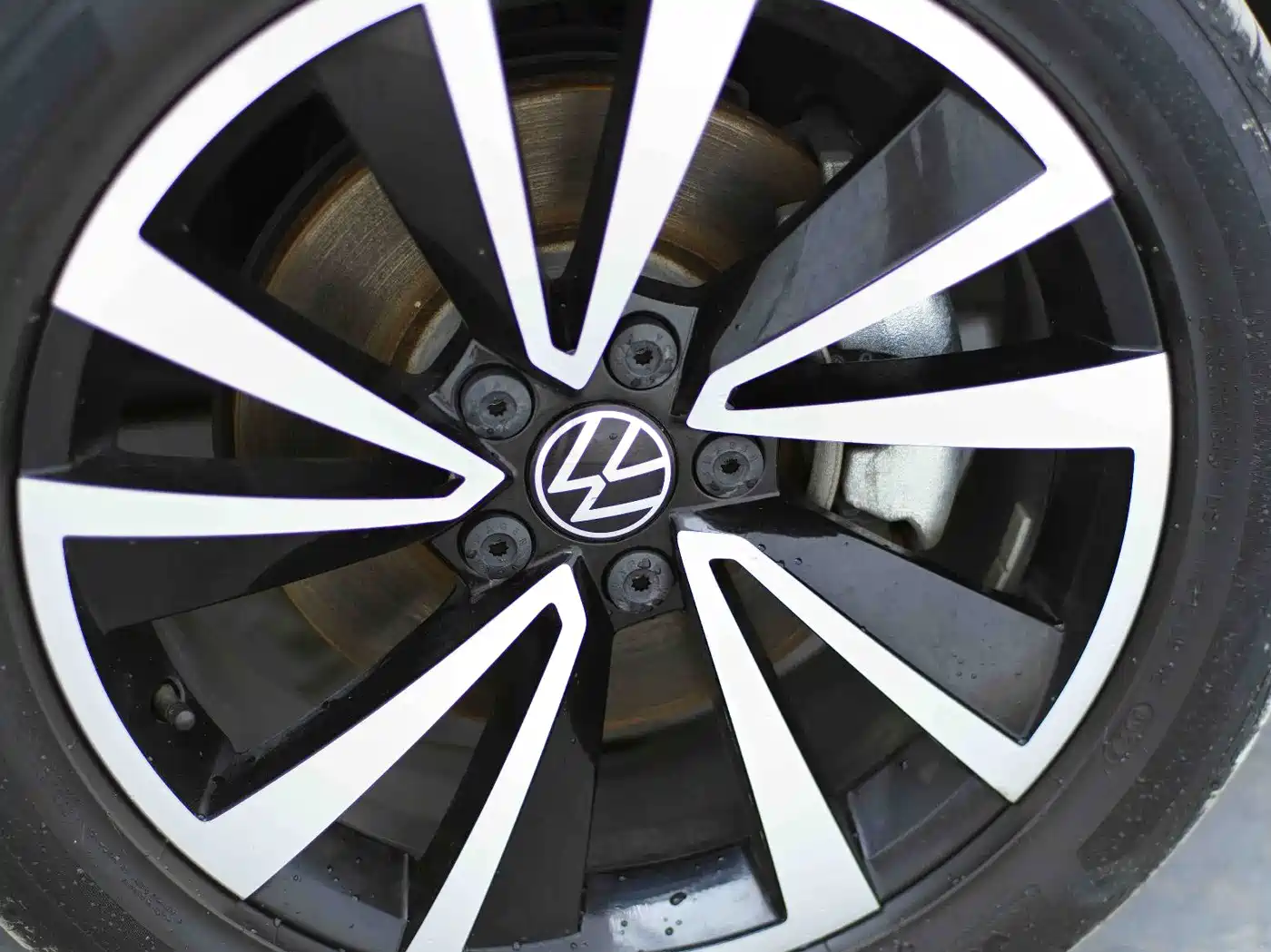 Volkswagen Tharu, миниатюра 11