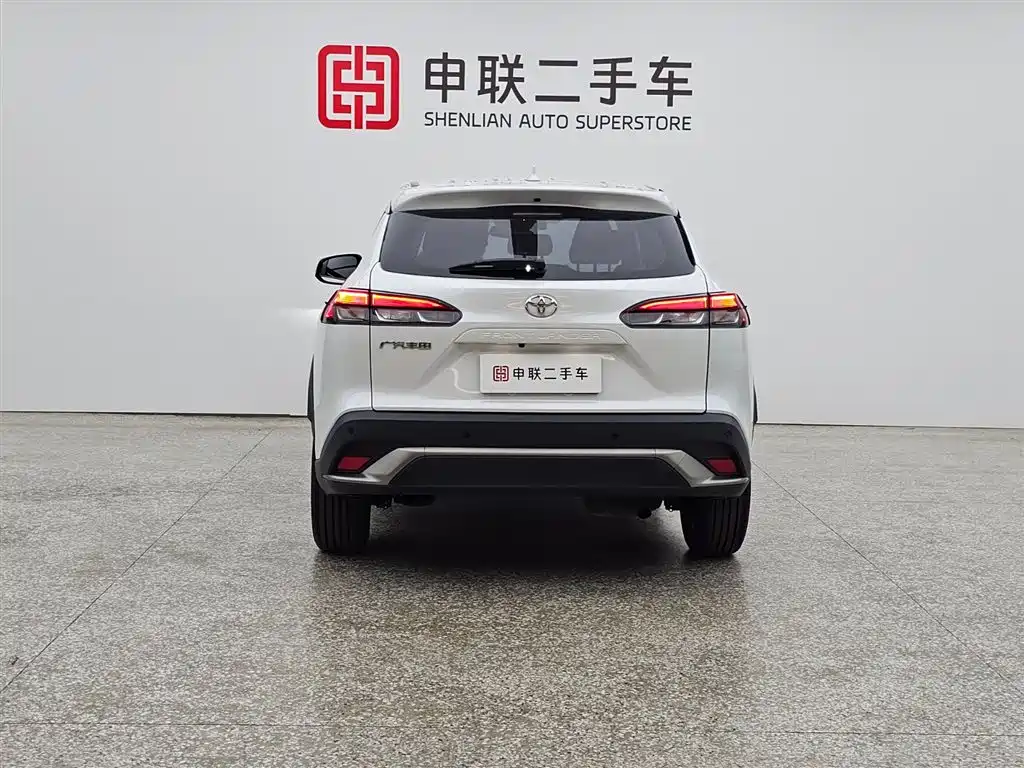 Toyota Frontlander 2023 2.0L CVT Luxury Edition фото 3
