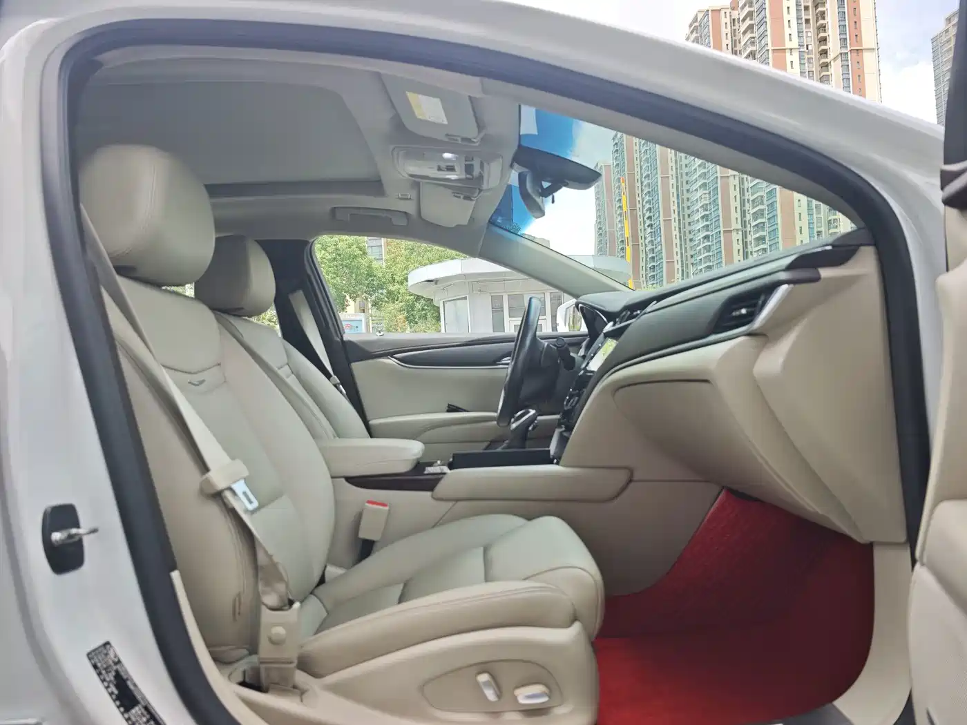Photo 10 - Cadillac XTS