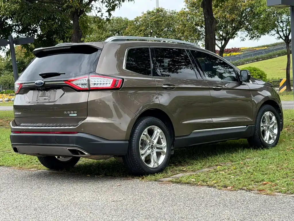 Фото 6 - Ford Edge