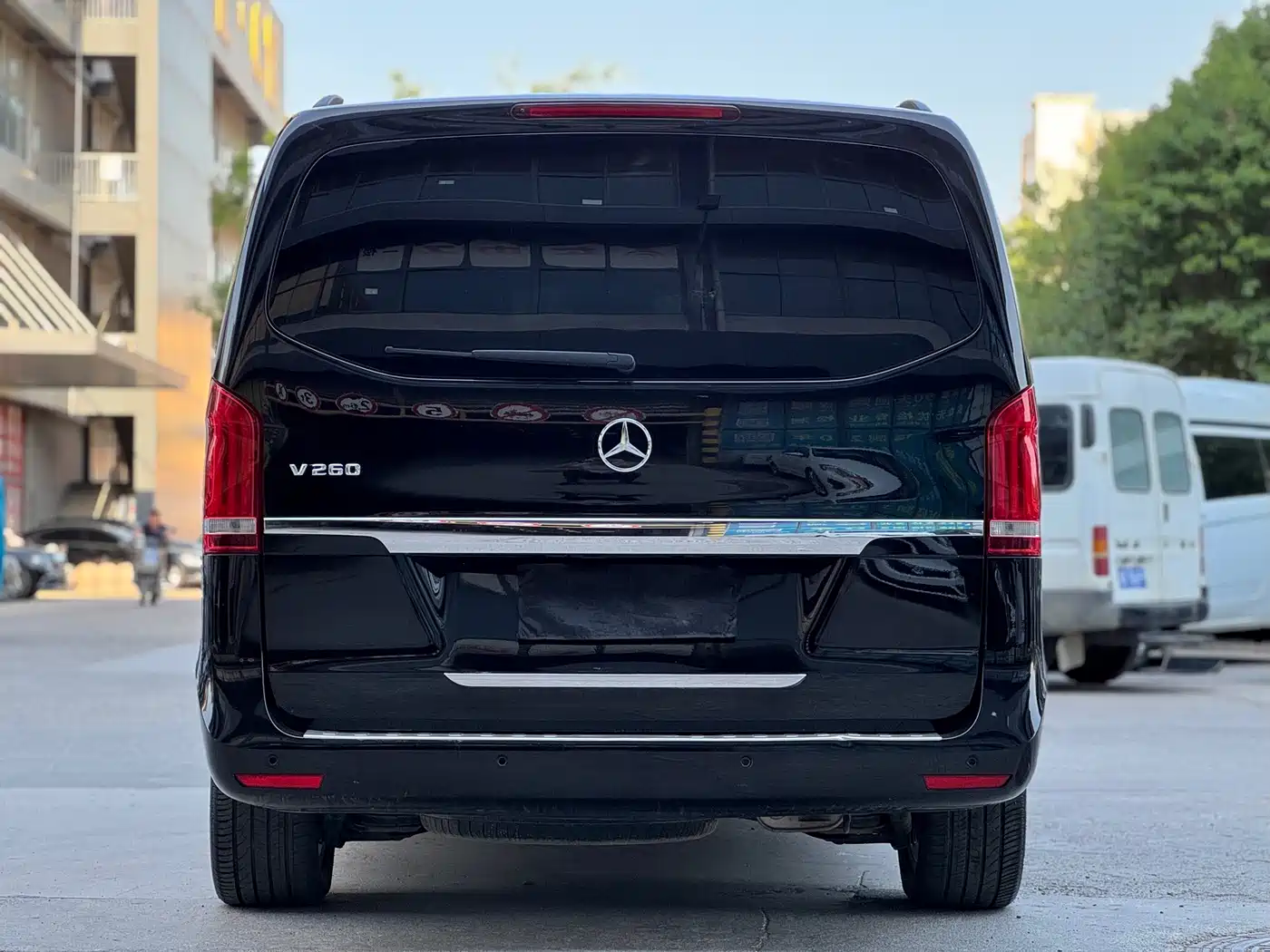 Mercedes-Benz V-Class 2017 Model V 260 Premium Edition фото 7