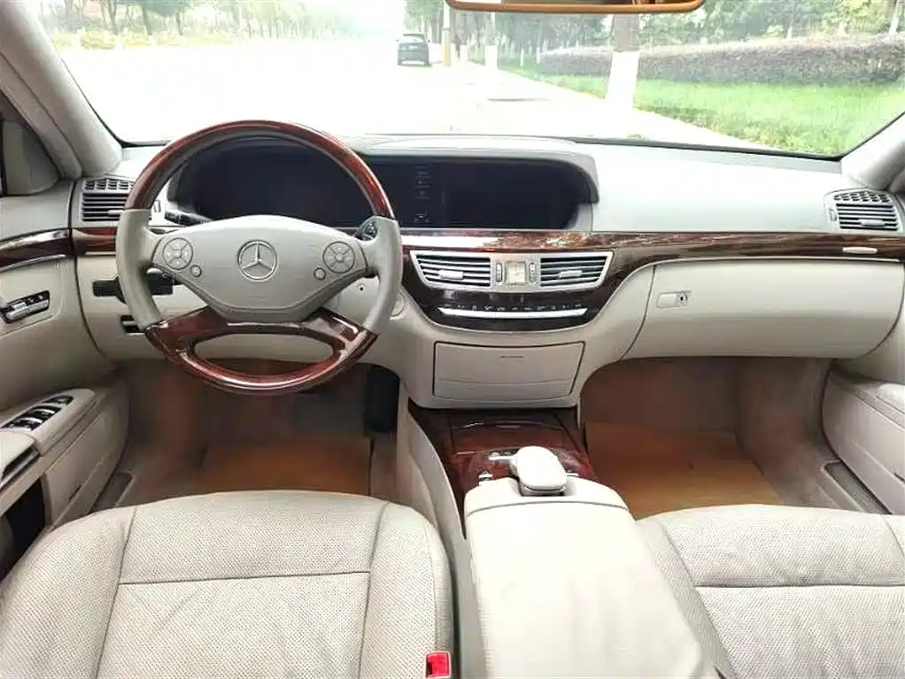 Mercedes-Benz S-Class 2012 S 300 L Luxury Grand Edition фото 6