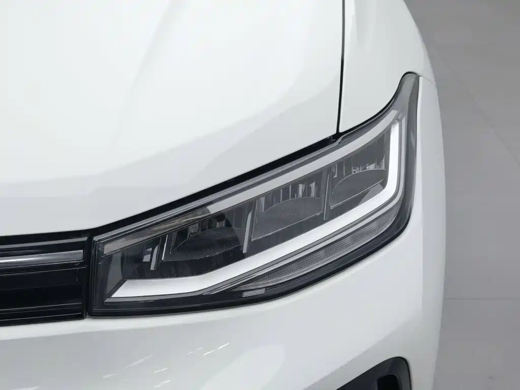Volkswagen Tharu 2026 2026 New Sharp 1.5L Advance Edition