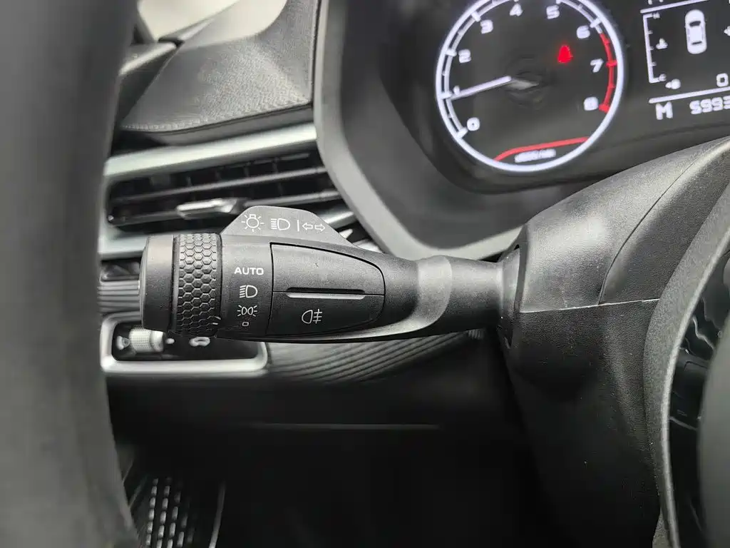 Фото 21 - Geely Emgrand