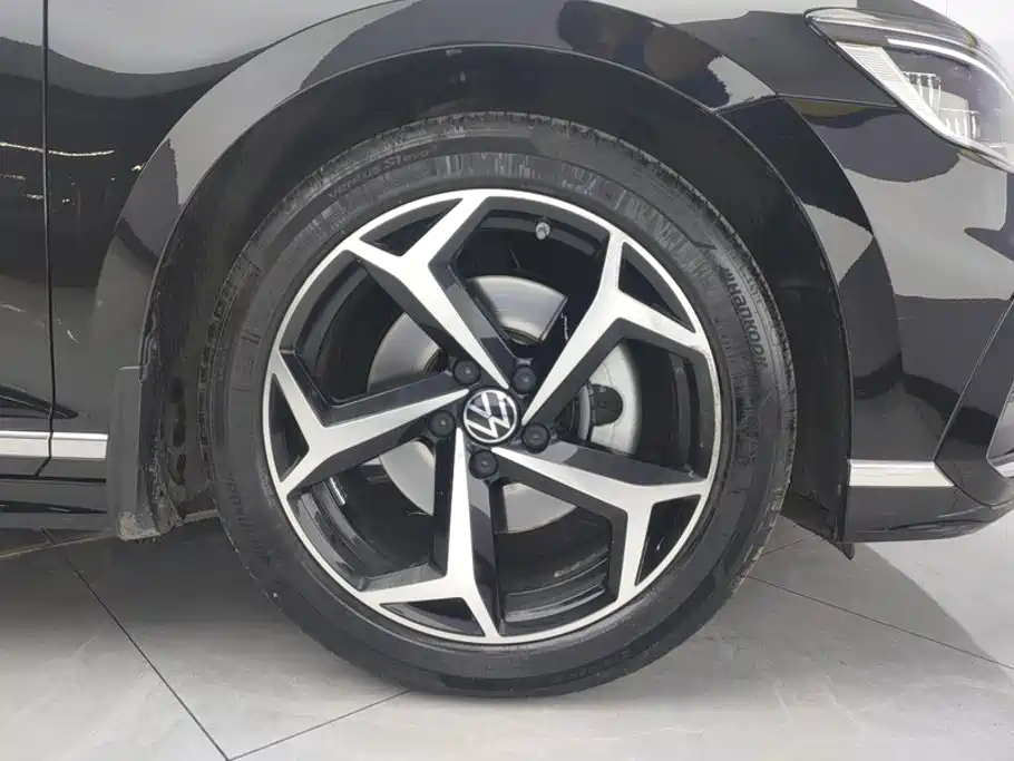 Volkswagen Magotan 2025 2025 Popular Edition 330TSI DSG Luxury