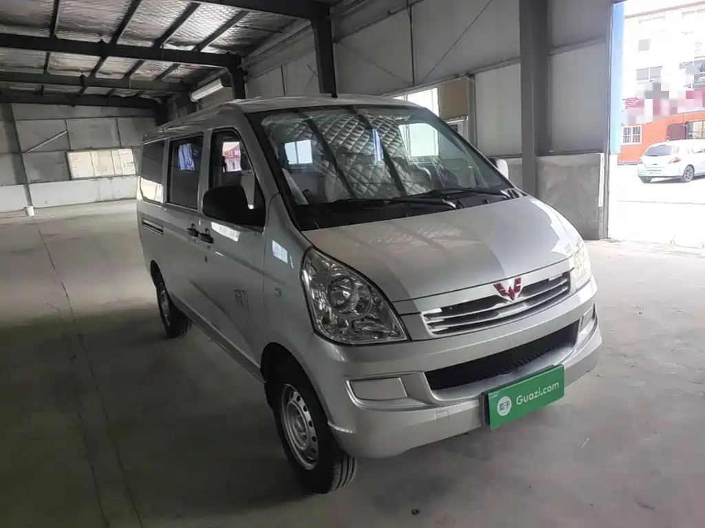 Wuling Motors Wuling Rongguang S 2022 2021 Model 1.2L Basic 7-Seater LSI