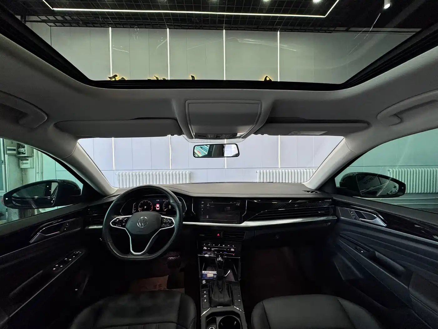 Volkswagen Passat 2023 280TSI Elite Edition фото 5