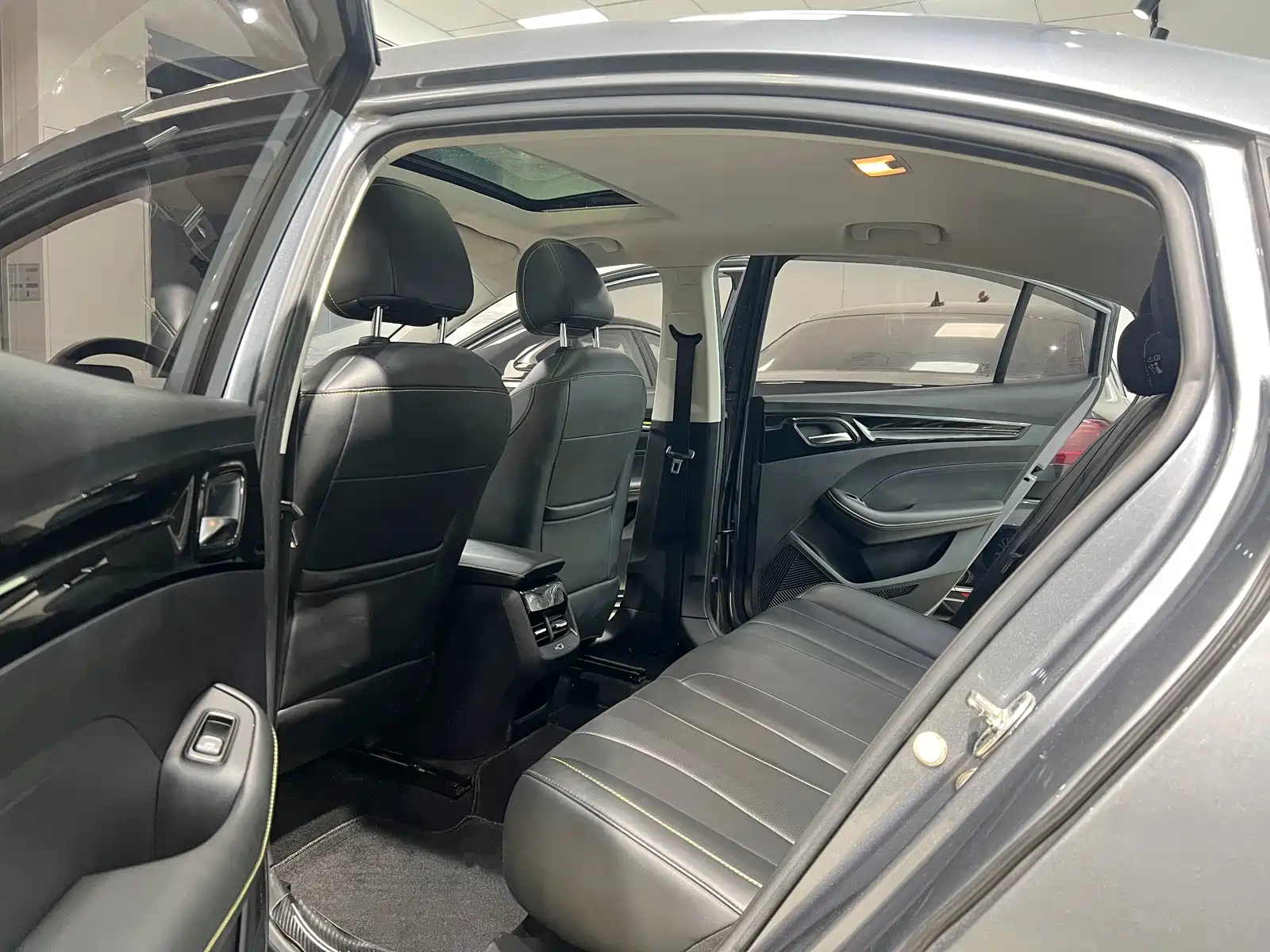 Photo 7 - Roewe i5
