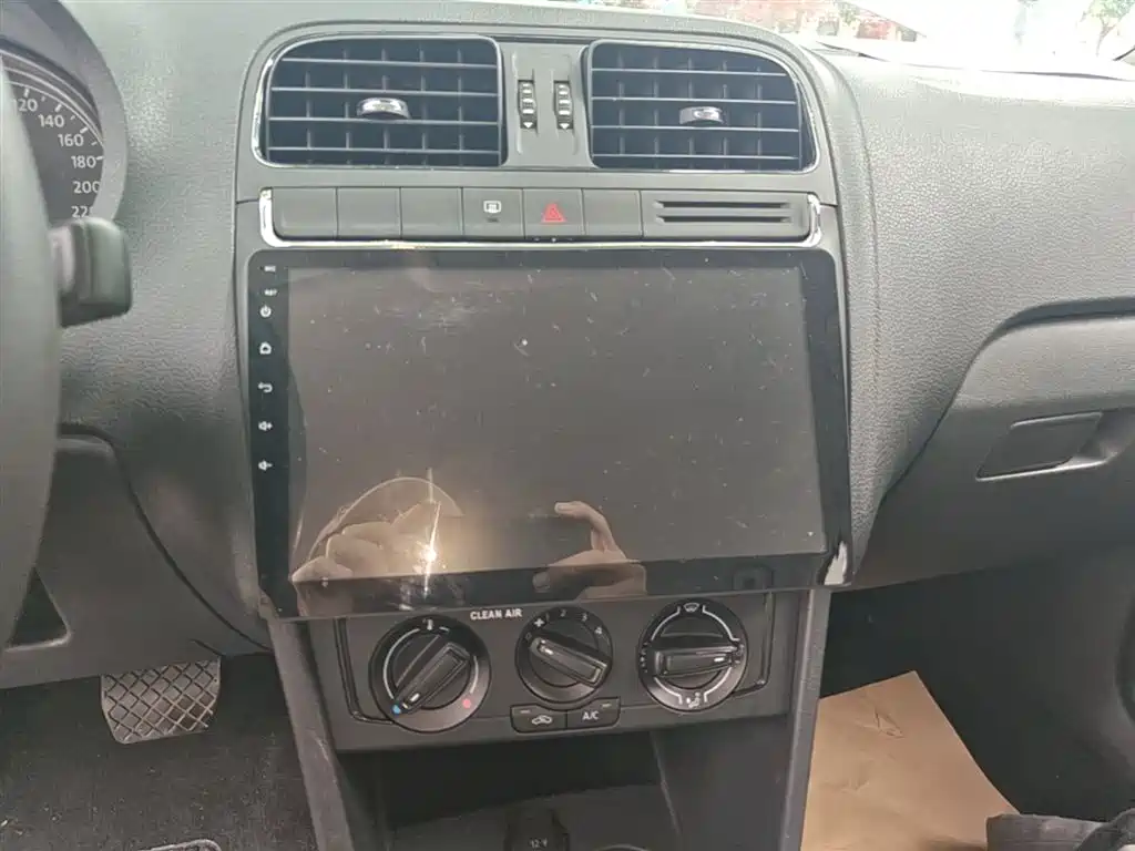 Volkswagen Polo 2016 1.4L Automatic Trend фото 13