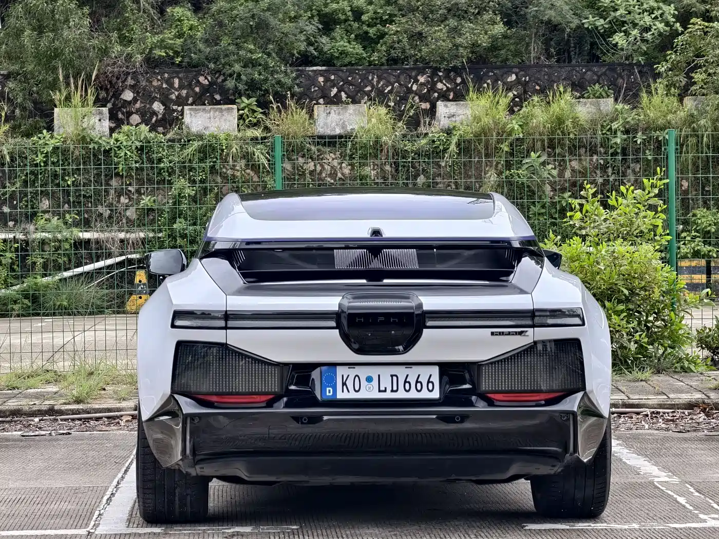 HiPhi Z 2023 5-Seater фото 19