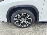 Фото 23 - Lexus RX