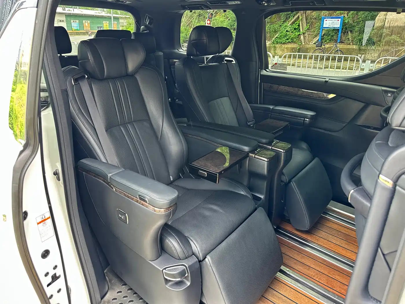Toyota Alphard 2018 Facelift 3.5L Premium Edition фото 16