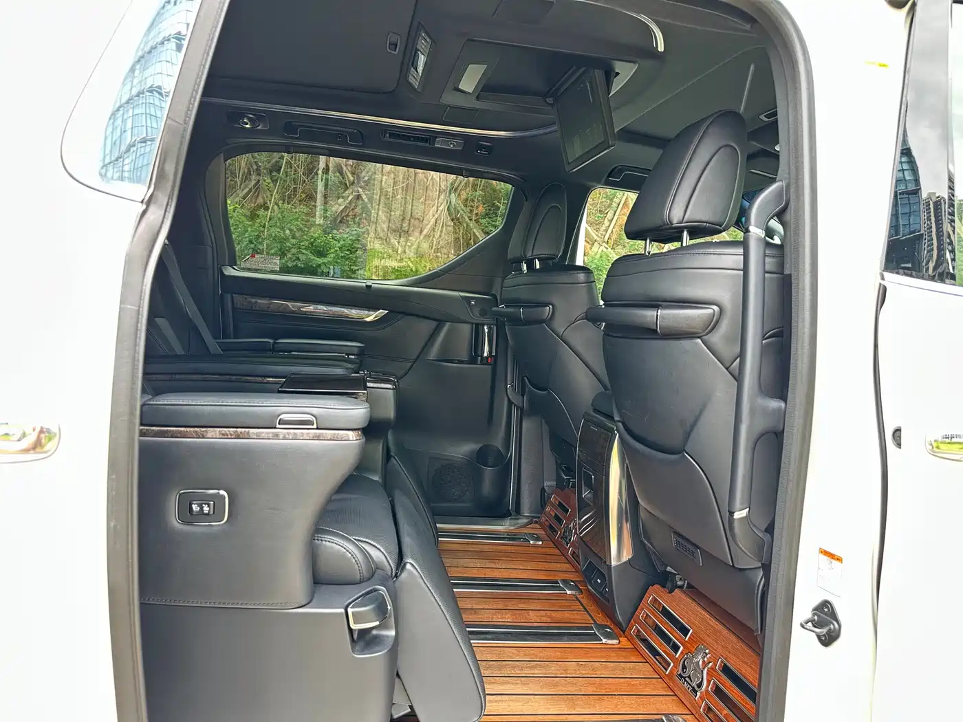Toyota Alphard 2018 Facelift 3.5L Premium Edition фото 17
