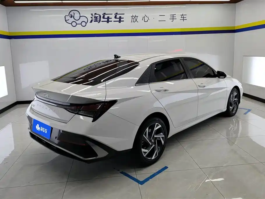 MODERN ELANTRA