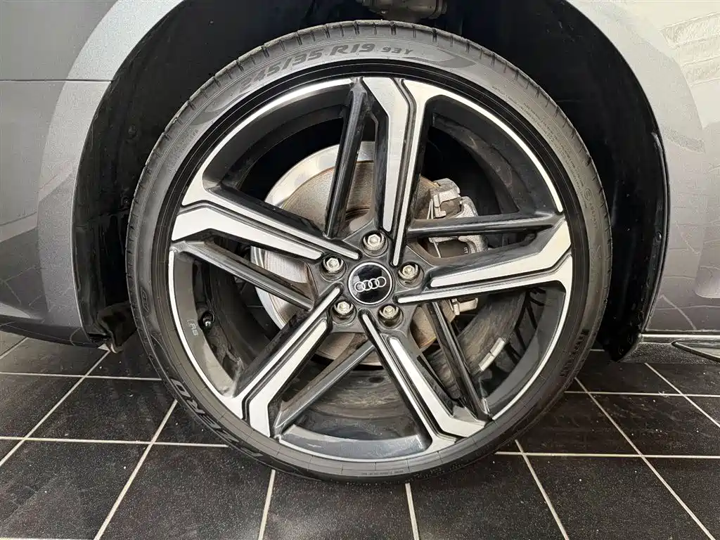 Audi A4L 2026 2025 2 Million Celebration Edition 40 TFSI Luxury Dynamic