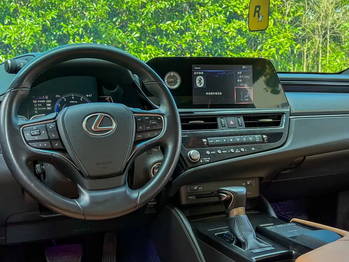 Lexus ES 2022 200 Excellence Edition фото 13