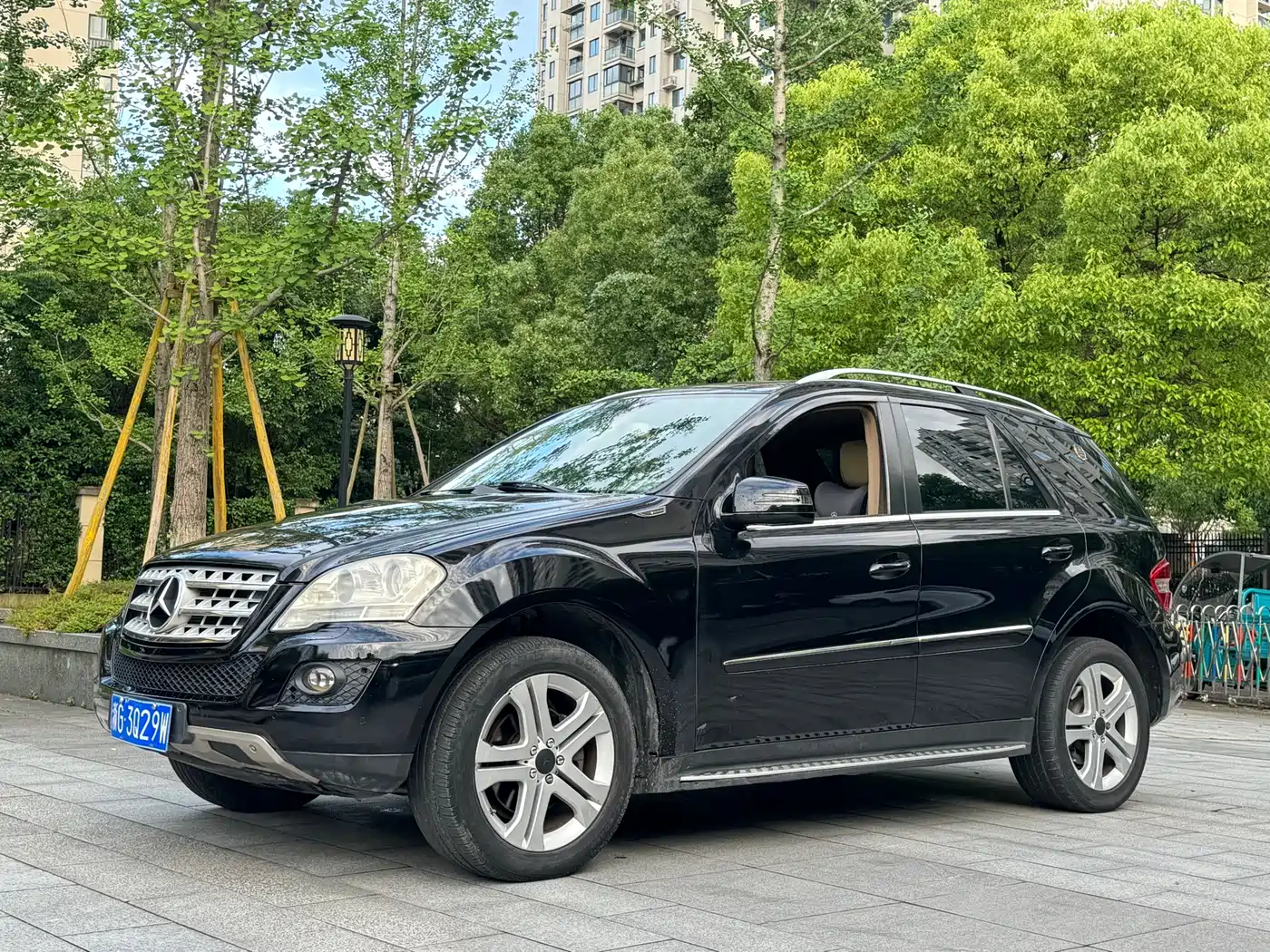 Mercedes-Benz M-Class 2010 ML 350 4MATIC Luxury фото 2