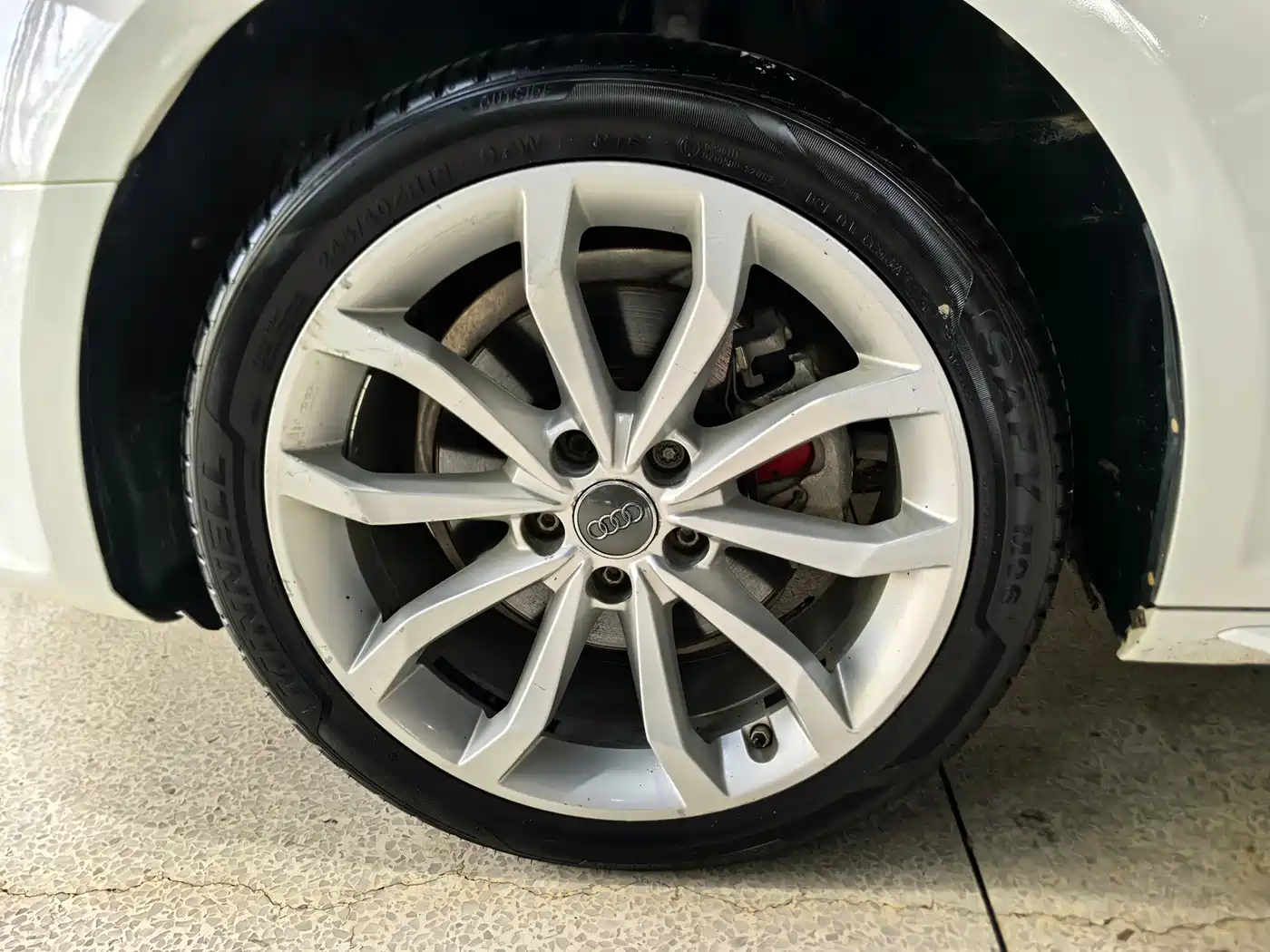 Фото 7 - Audi A4L