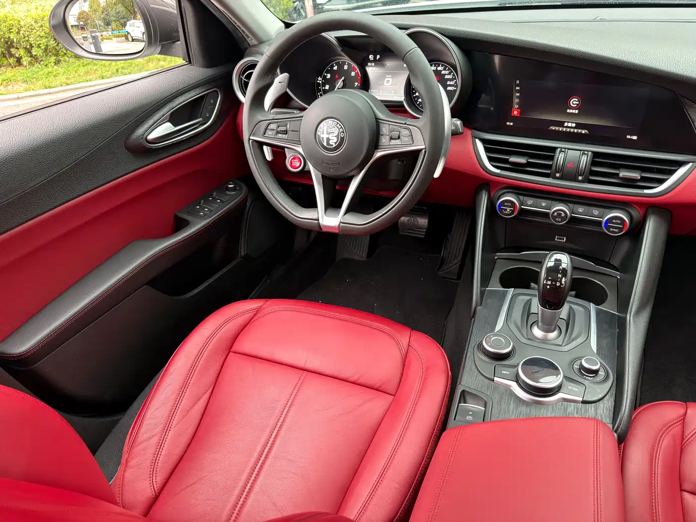 Alfa Romeo Giulia 2020 2.0T 280HP Dark Night Phantom Limited фото 8