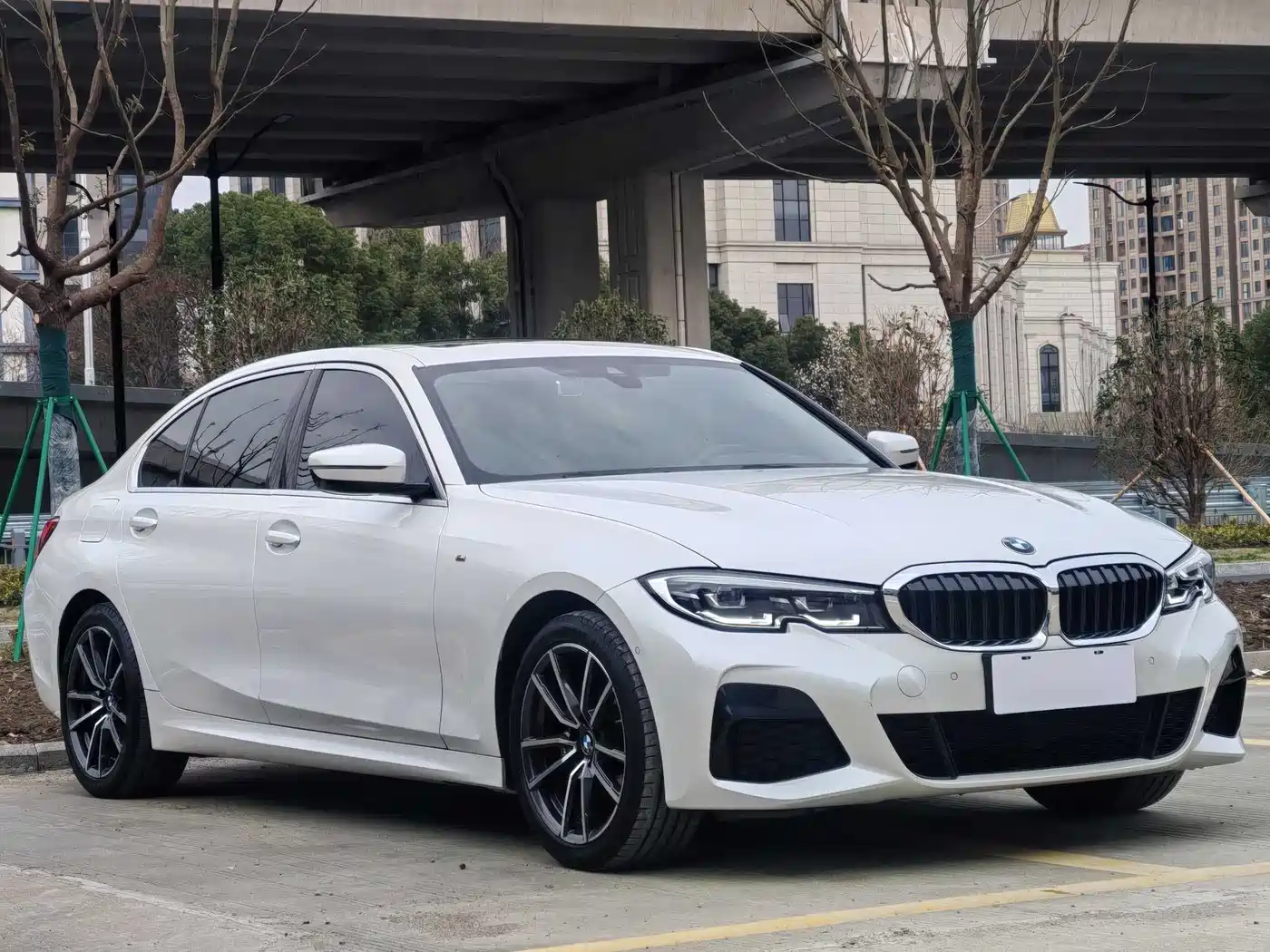 BMW 3 Series 2021 325Li M Sport Package фото 3