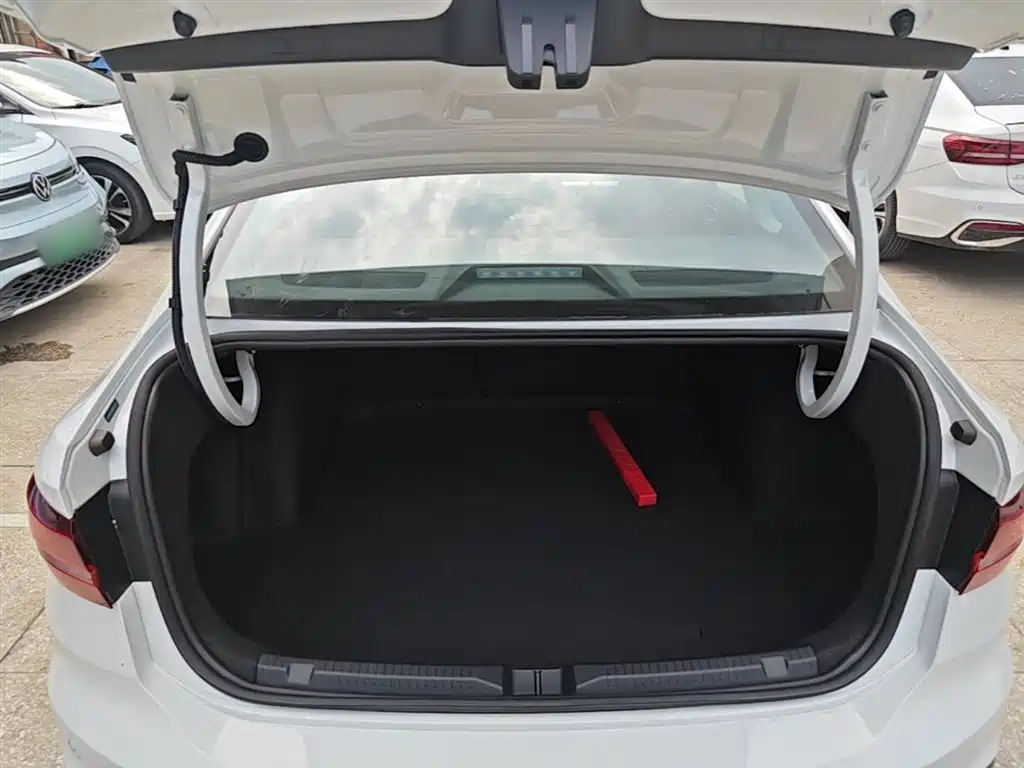 Volkswagen Lavida 2024 Model 300TSI DSG Starlight Leading Edition фото 19