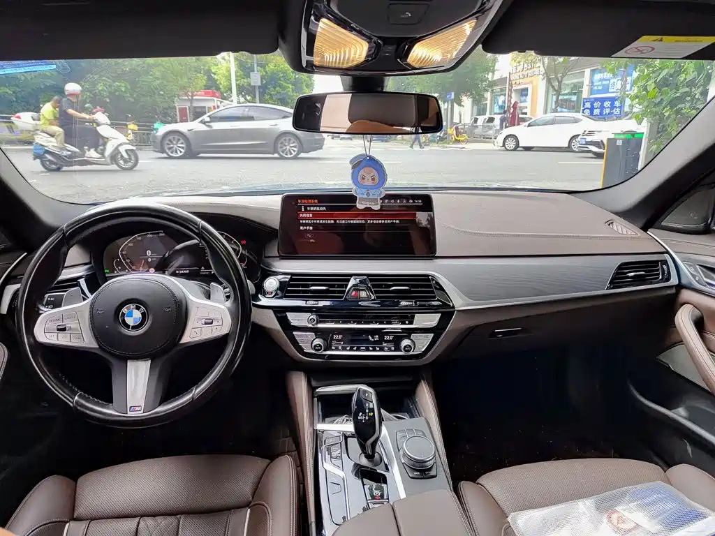 Photo 10 - BMW 5 Series