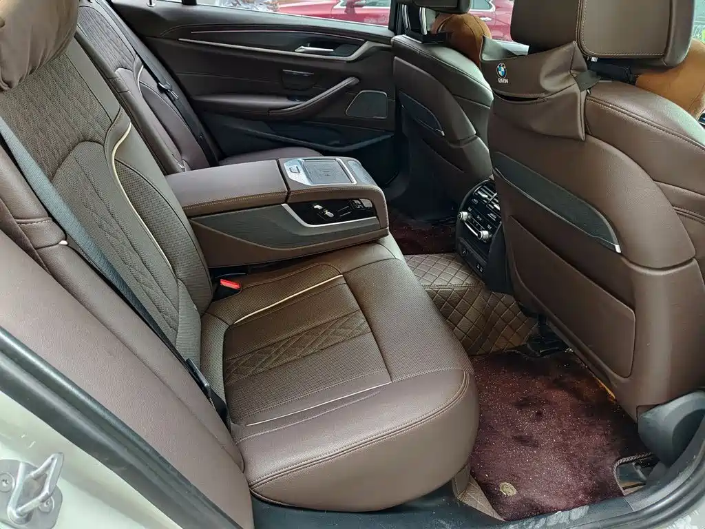 Photo 11 - BMW 5 Series