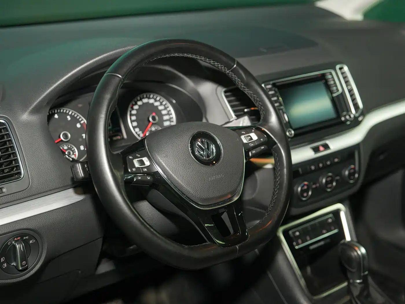 Volkswagen Sharan 2016 380TSI Comfort 7-seater фото 23