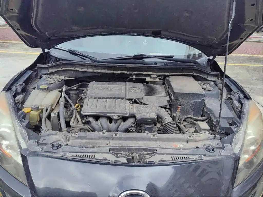 Mazda Mazda3 (Import) 2011 2010 Hatchback 1.6 Automatic Luxury