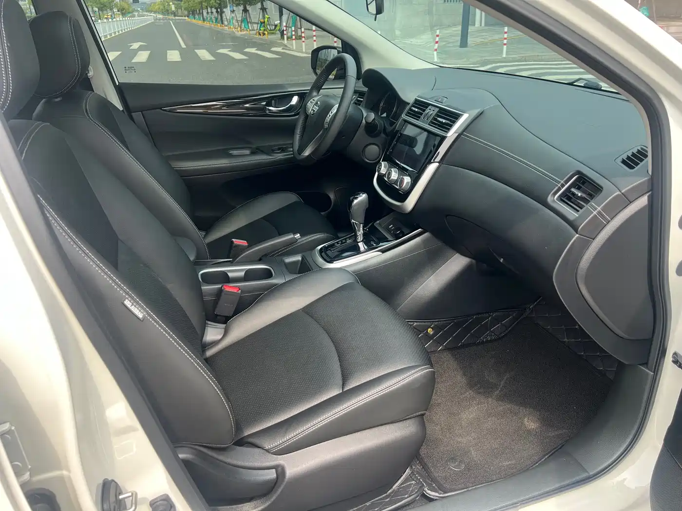 Nissan Tiida 2025 2023 1.6L CVT Smart Drive Edition