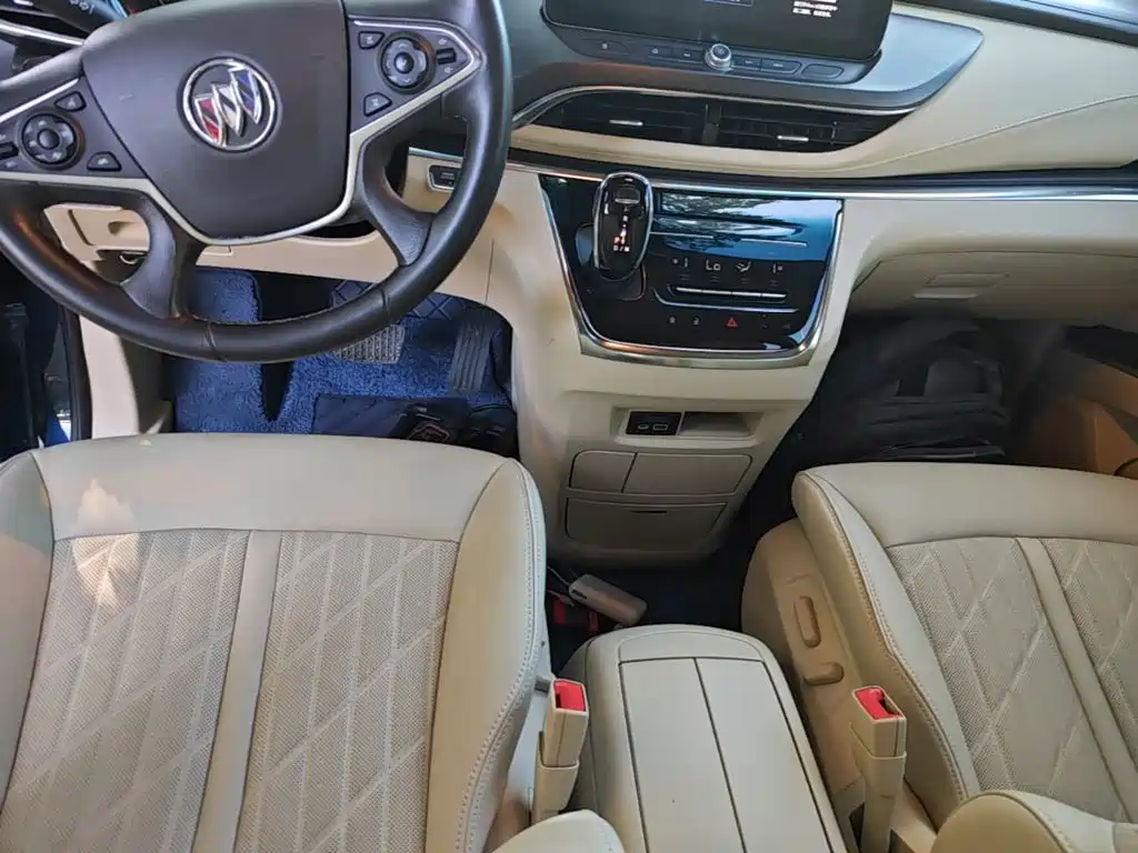 Фото 14 - Buick GL8