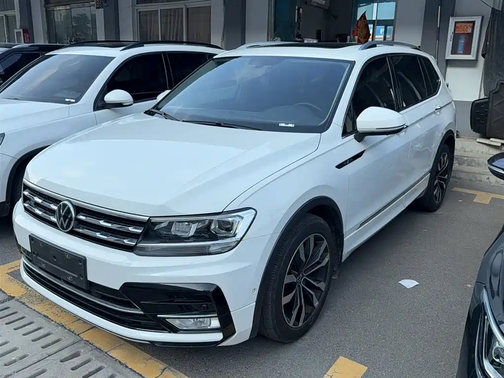 Volkswagen Tiguan L 2021 330TSI Automatic 2WD R-Line Premium фото 2
