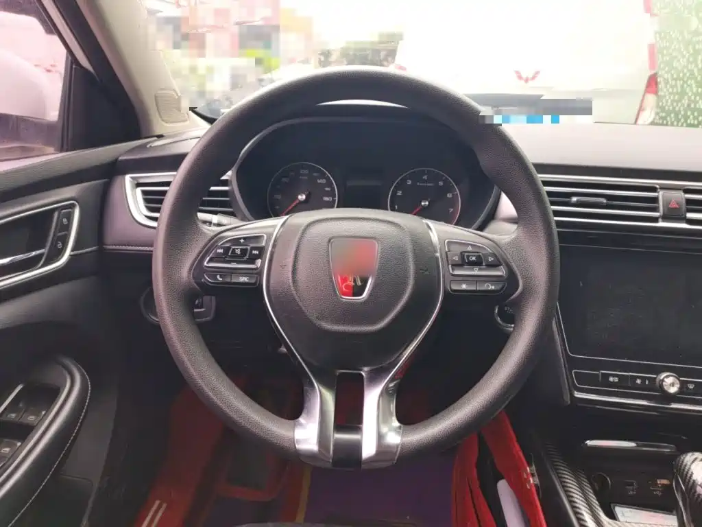 Фото 11 - Roewe i5