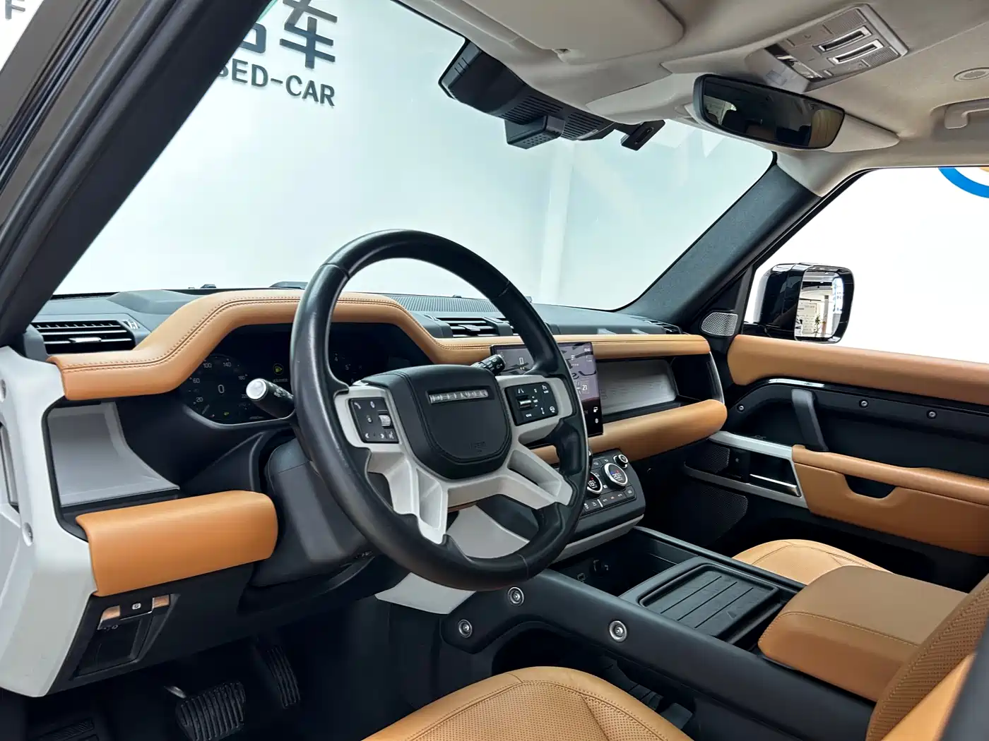 Land Rover Defender 2023 Model Year 130 3.0T P400 HSE фото 10