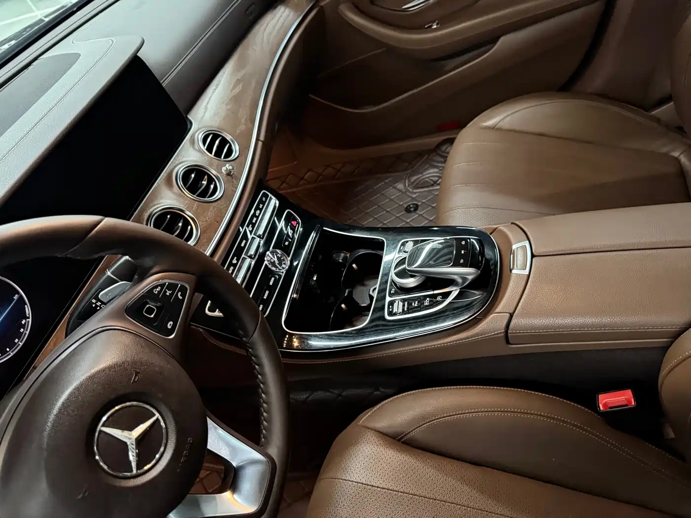 Mercedes-Benz E-Class 2016 E 300 L Sport Fashion Type фото 12