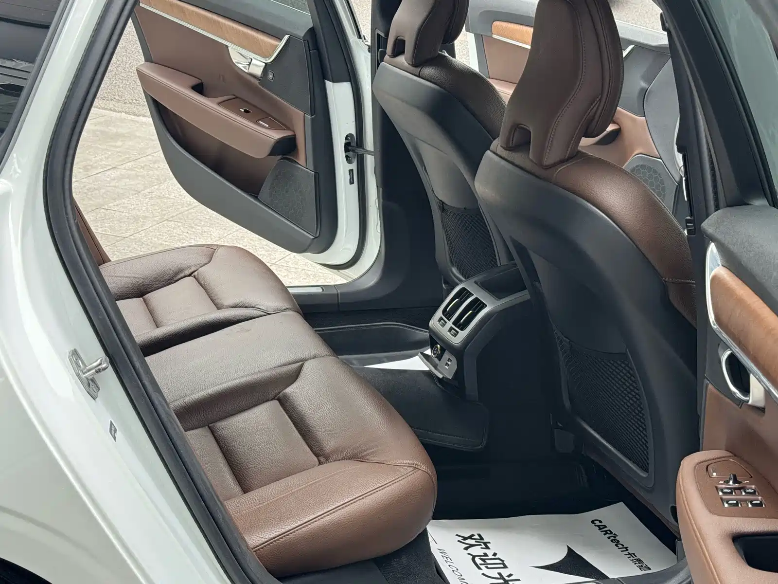 Фото 8 - Volvo S90