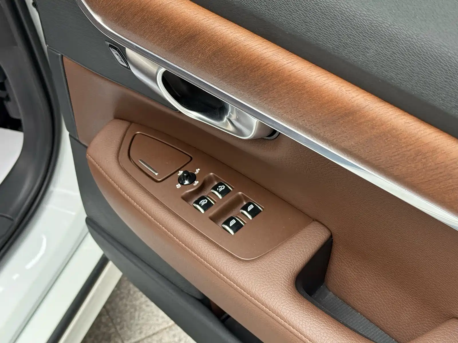 Фото 16 - Volvo S90