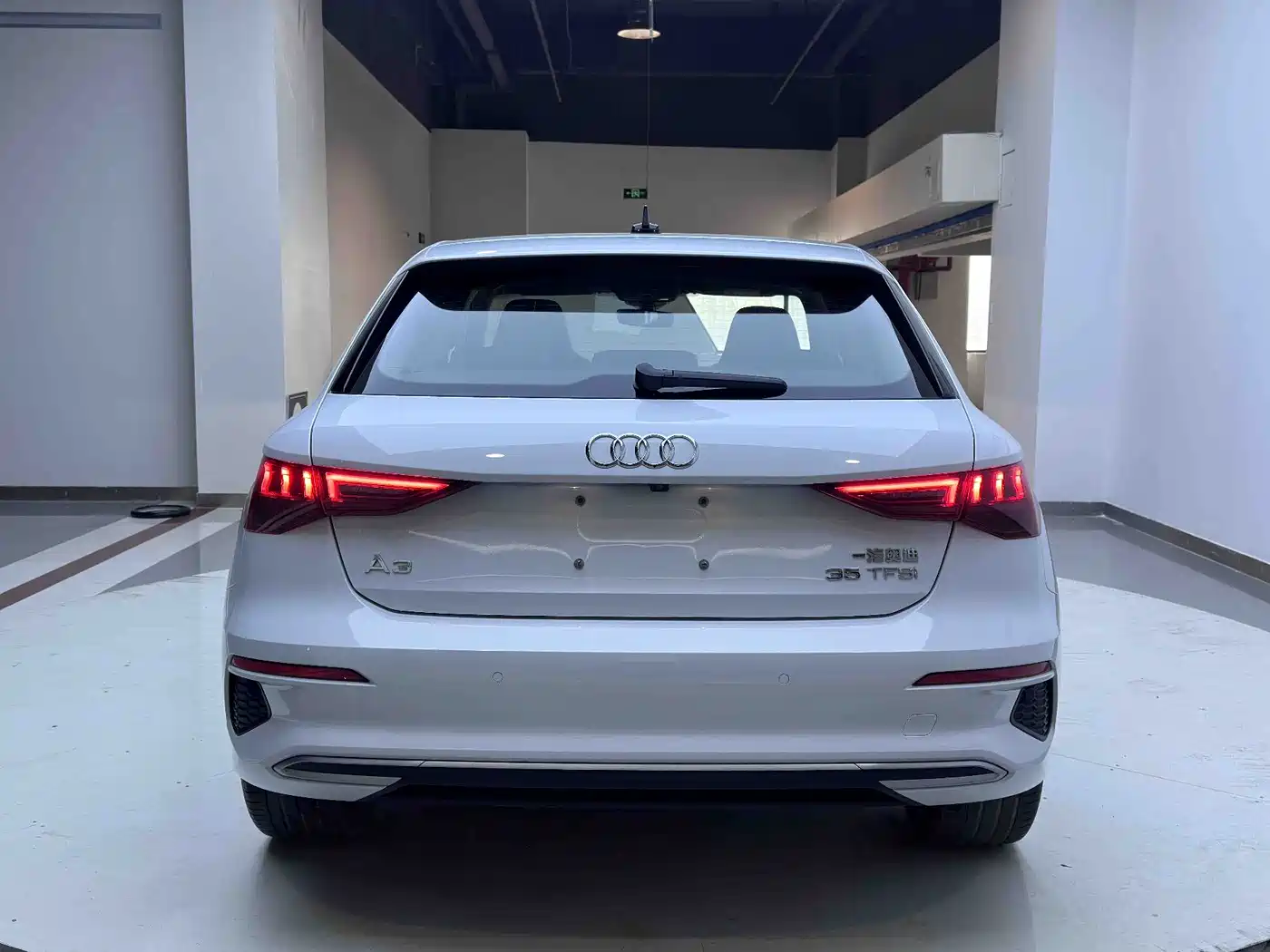 Audi A3 2023 Sportback 35 TFSI Luxury Elegance фото 4