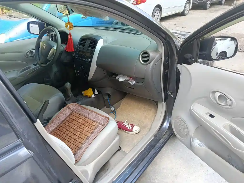 Nissan Sunny 2017 2016 1.5XE Manual Leading Edition