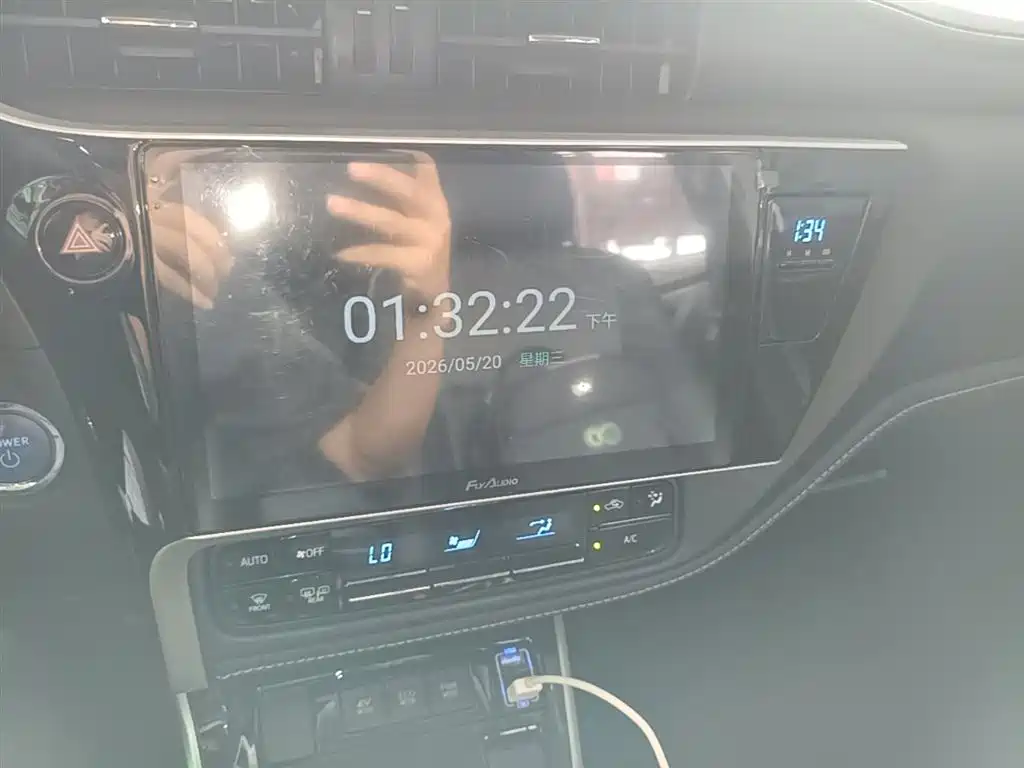 Toyota Corolla 2017 Facelift Hybrid 1.8L E-CVT Elite Edition фото 13