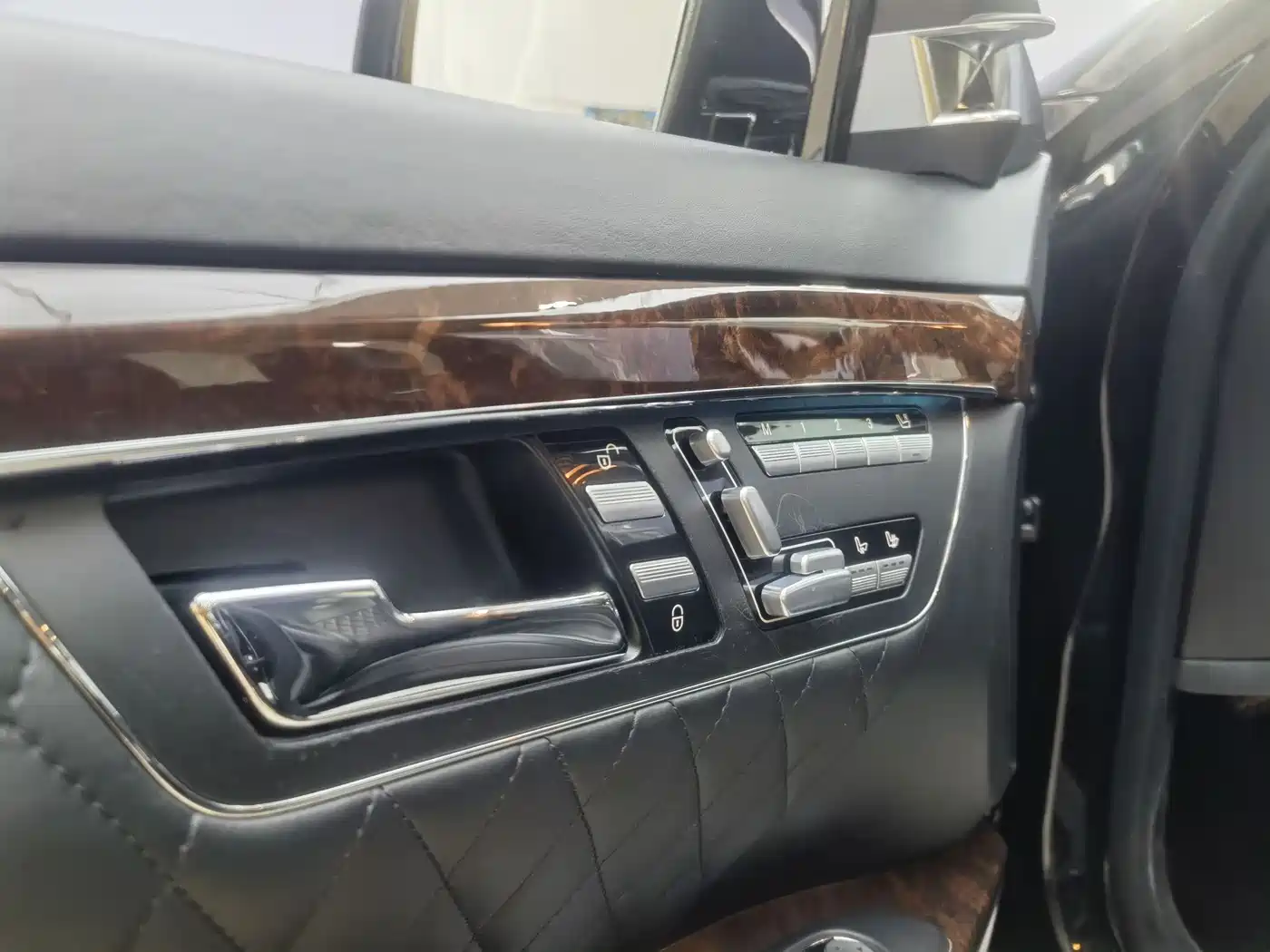 Mercedes-Benz S-Class AMG 2010 AMG S 65 фото 5