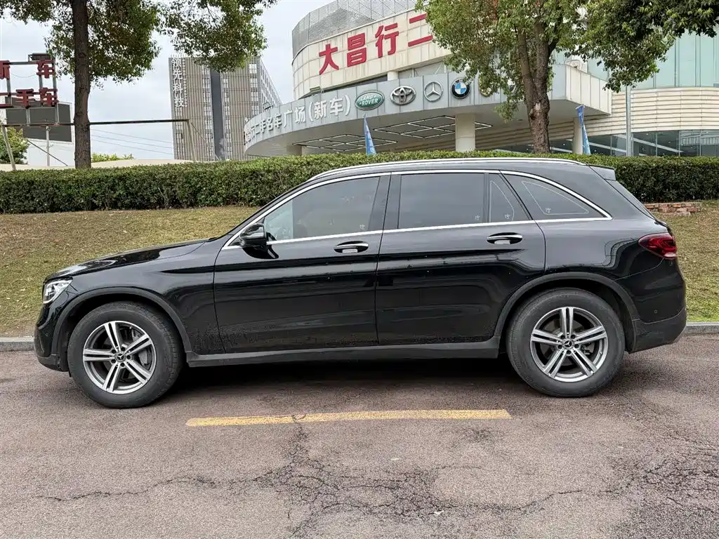 Mercedes-Benz GLC 2021 GLC 260 L 4MATIC Sporty фото 3