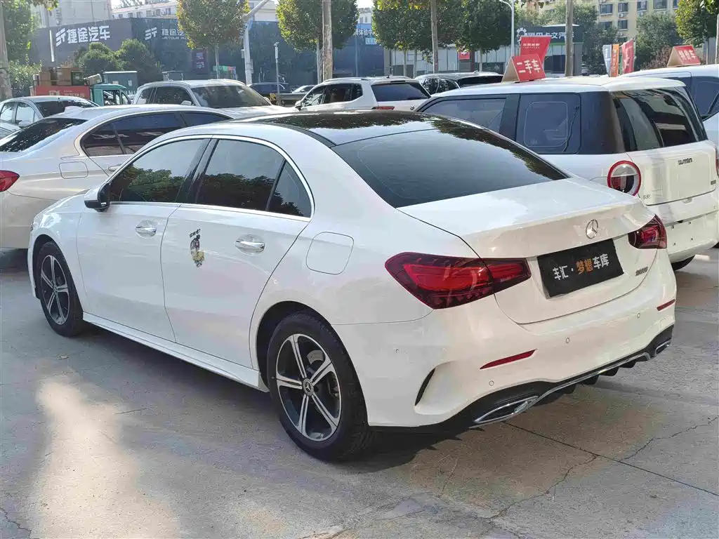 صورة 3 - Mercedes-Benz A-Class
