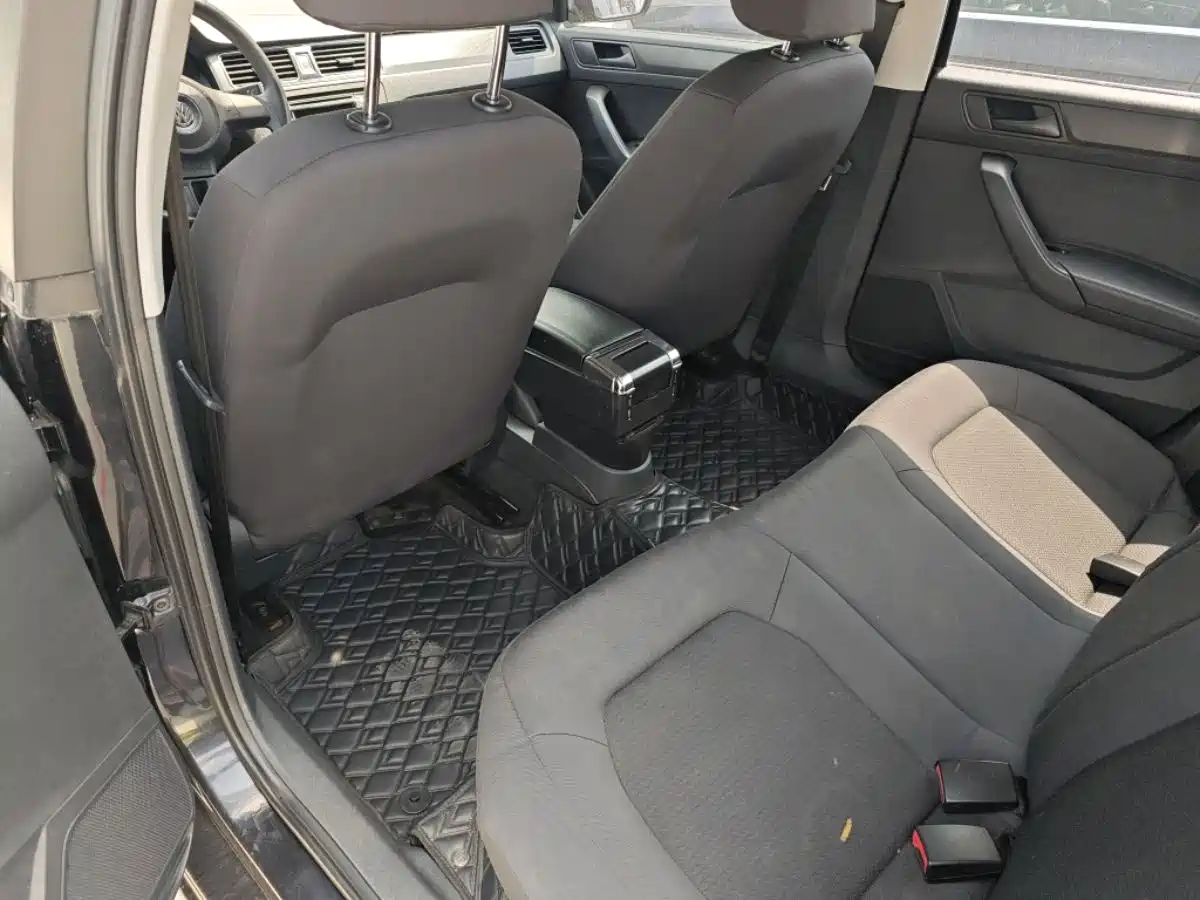 Volkswagen Santana 2015 1.6L Manual Trend Edition фото 5