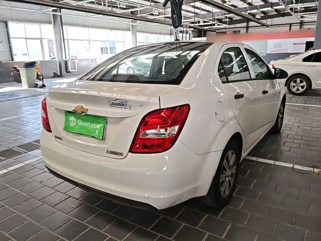 Chevrolet Aveo 2015 2014 Sedan 1.4SL MT Luxury Edition
