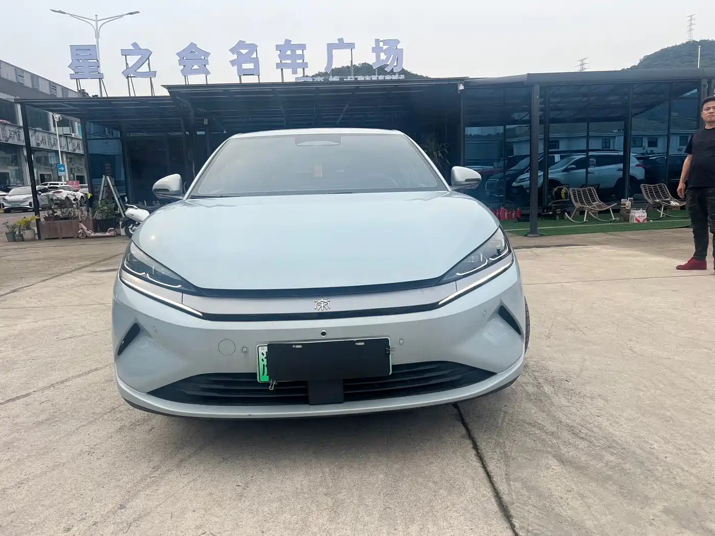BYD QIN L