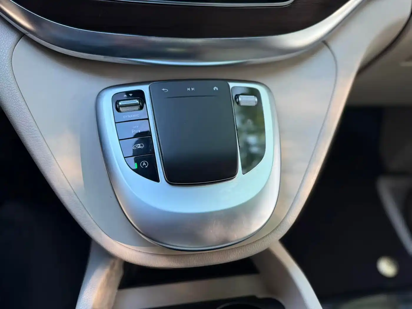 MERCEDES-BENZ V CLASS