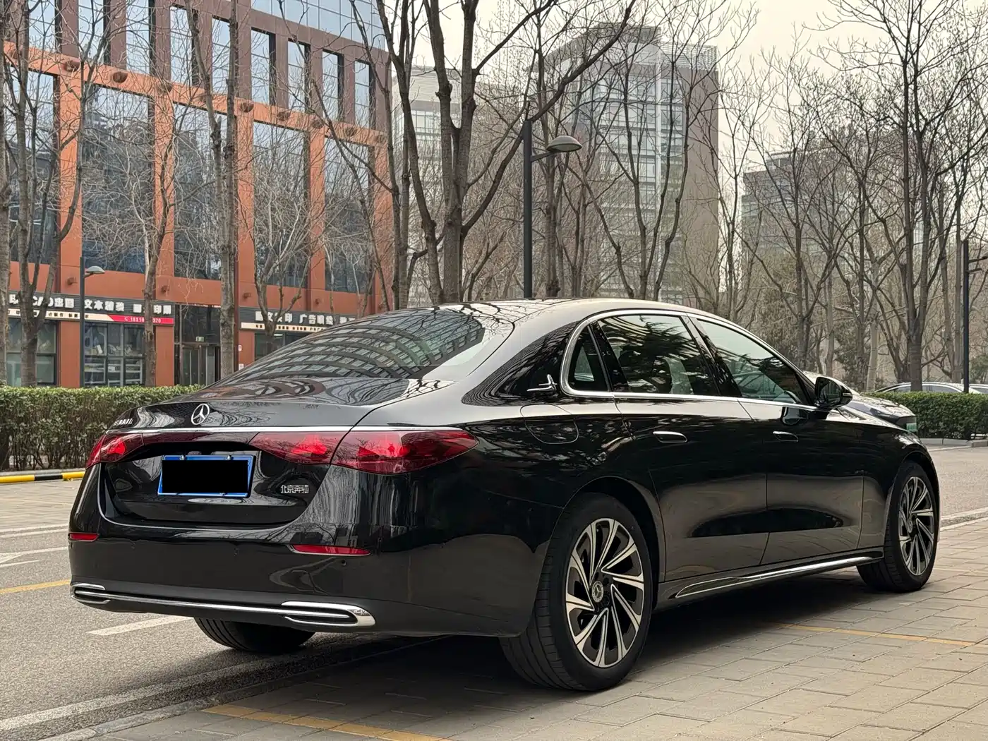 Mercedes-Benz E-Class 2024 Model E 300 L Luxury фото 7